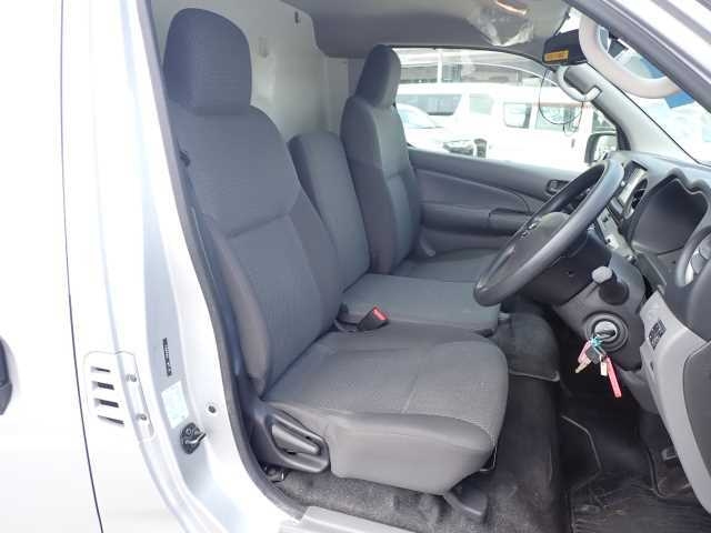 NISSAN CARAVAN VAN 2020