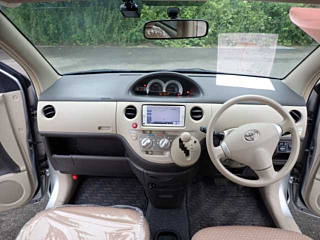 TOYOTA SIENTA 2012