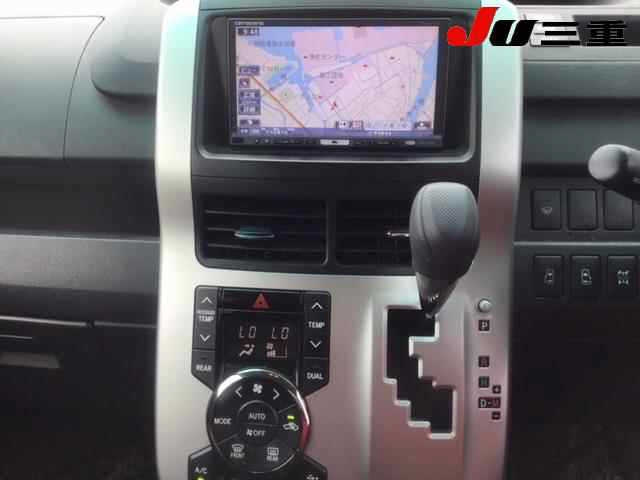 TOYOTA NOAH 2010