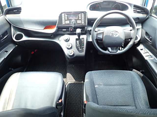 TOYOTA SIENTA 2017
