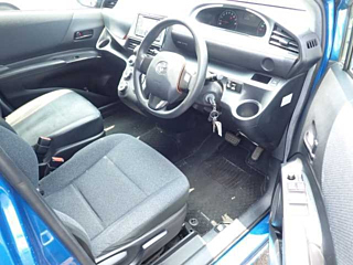 TOYOTA SIENTA 2017