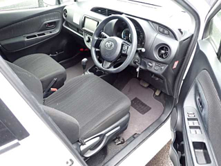 TOYOTA VITZ 2018