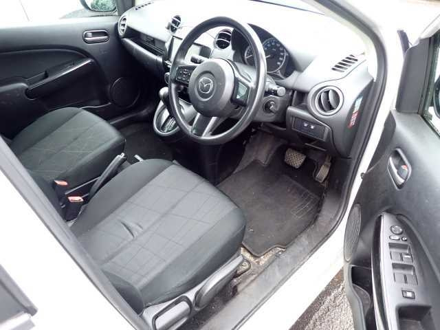MAZDA DEMIO 2013
