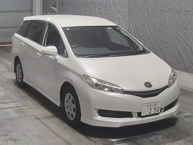 TOYOTA WISH 2015