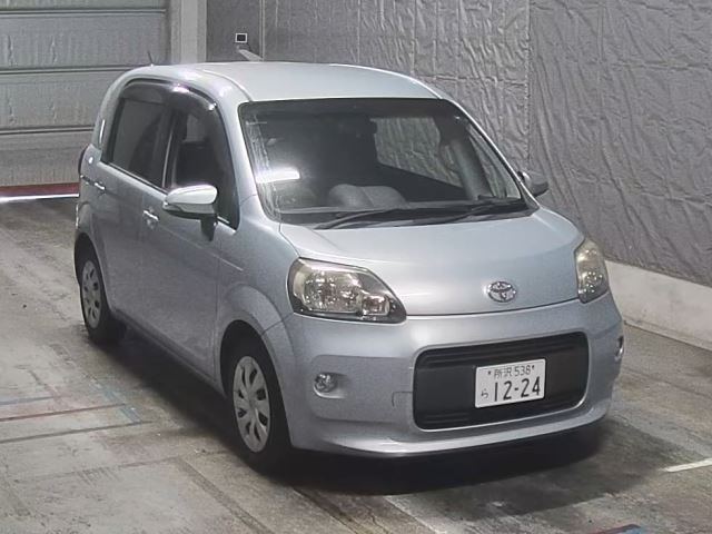 TOYOTA PORTE 2013
