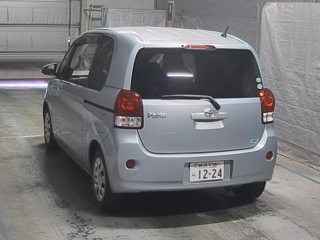 TOYOTA PORTE 2013