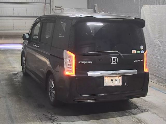 HONDA STEP WAGON 2013