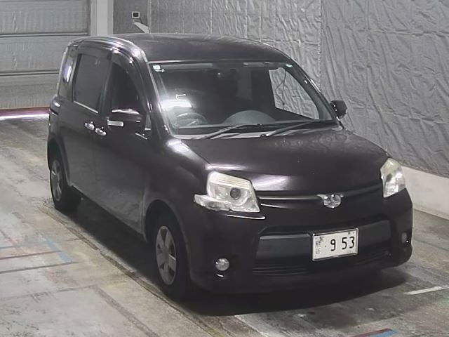 TOYOTA SIENTA 2013