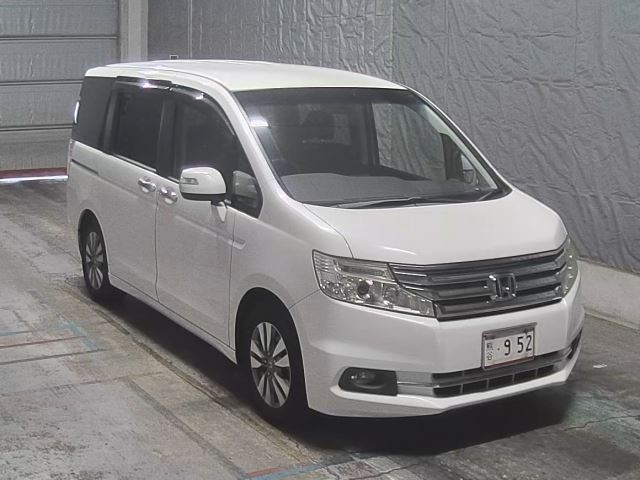 HONDA STEP WAGON 2015