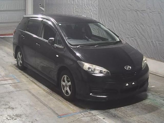 TOYOTA WISH 2011