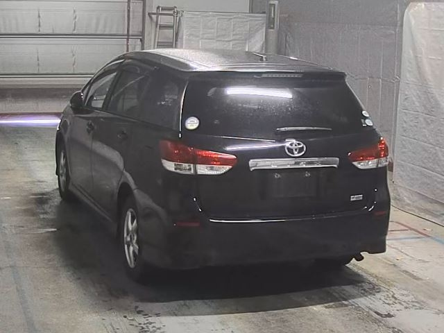 TOYOTA WISH 2011