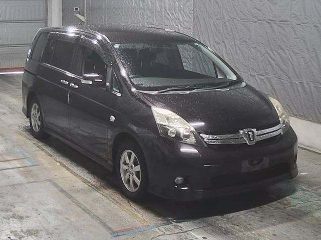 TOYOTA ISIS 2011