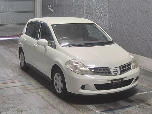 NISSAN TIIDA 2010