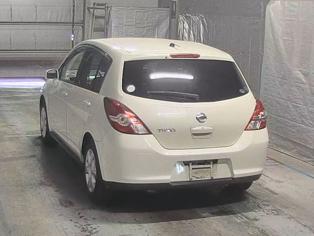 NISSAN TIIDA 2010