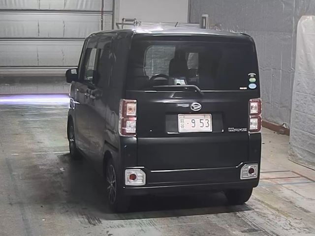 DAIHATSU WAKE 2016