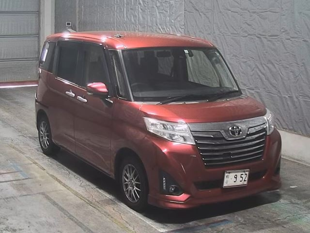TOYOTA ROOMY 2018
