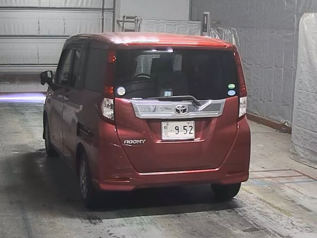 TOYOTA ROOMY 2018