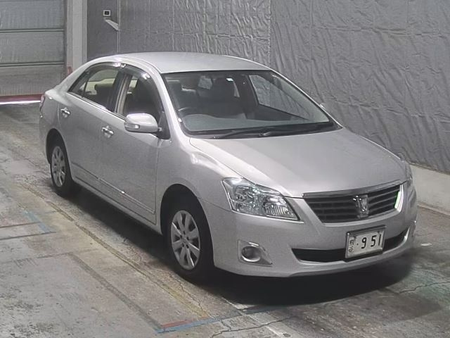 TOYOTA PREMIO 2012