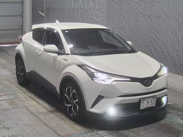 TOYOTA C-HR 2017
