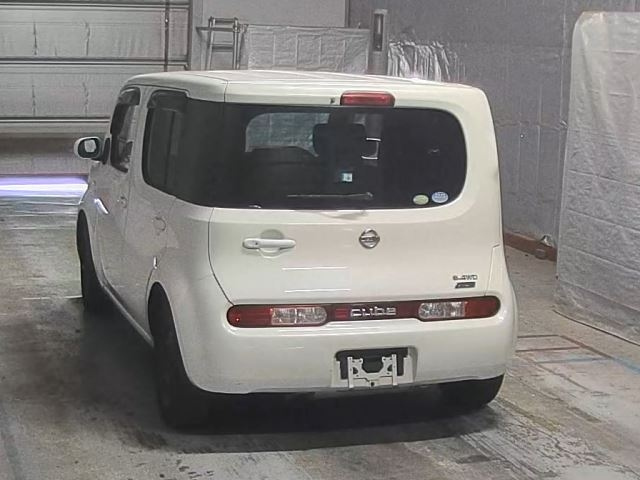 NISSAN CUBE 2010