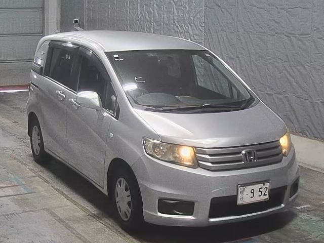 HONDA FREED 2010