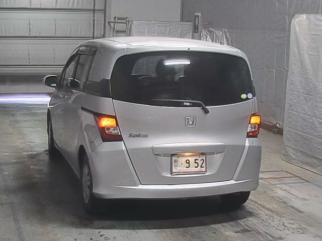 HONDA FREED 2010