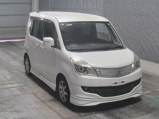 MITSUBISHI DELICA D2 2012