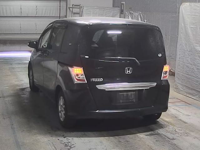 HONDA FREED 2012