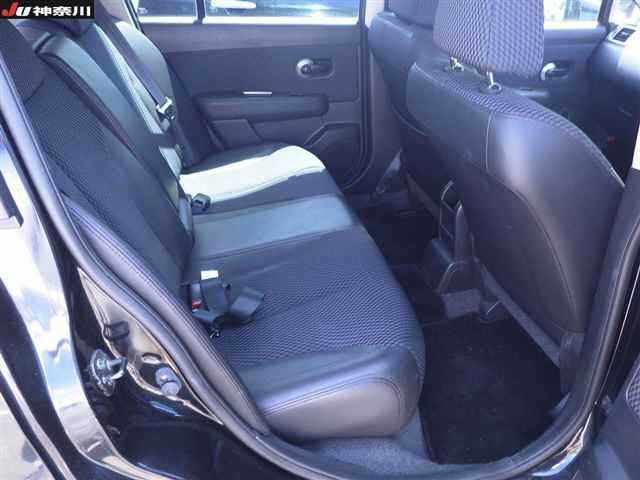 NISSAN TIIDA 2011