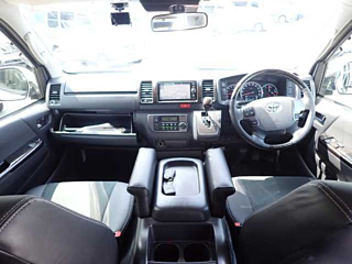 TOYOTA HIACE VAN 2018