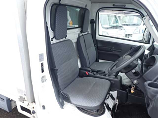 NISSAN CLIPPER TRUCK 2016