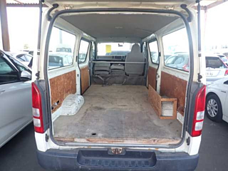TOYOTA HIACE VAN 2009
