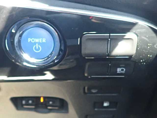 TOYOTA PRIUS 2019