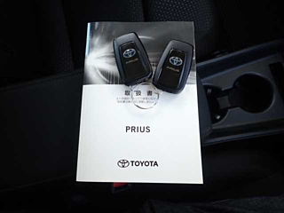 TOYOTA PRIUS 2019