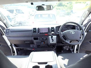TOYOTA HIACE VAN 2017