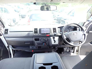 TOYOTA HIACE VAN 2017