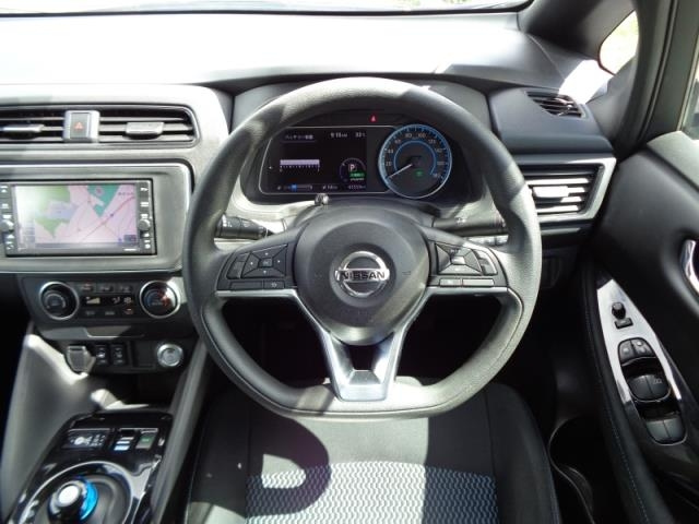 NISSAN LEAF 2020