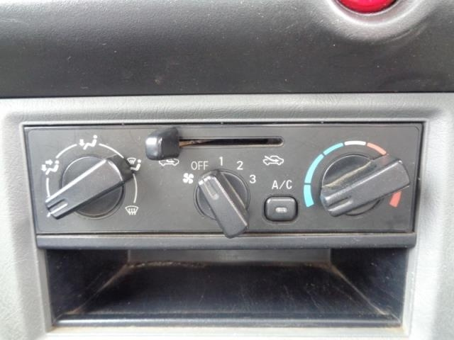 NISSAN CLIPPER TRUCK 2012