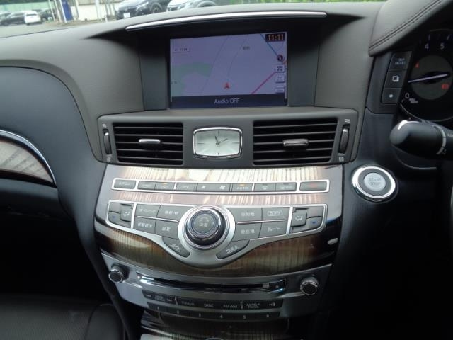 NISSAN FUGA 2018