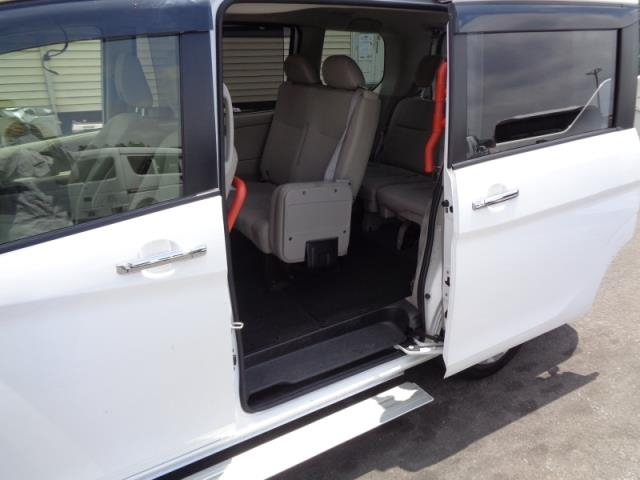 NISSAN SERENA 2018