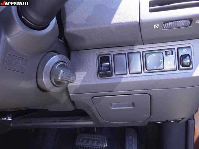 NISSAN MARCH 2010