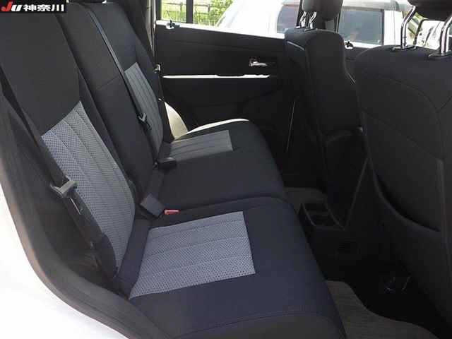 CHRYSLER JEEP CHEROKEE 2010