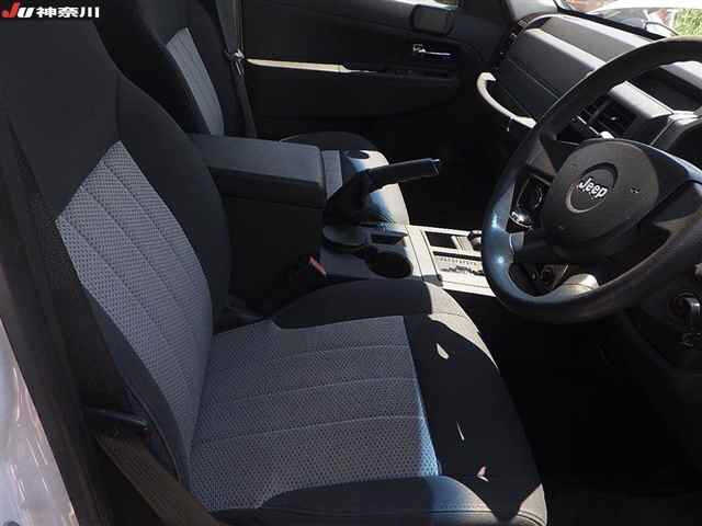 CHRYSLER JEEP CHEROKEE 2010