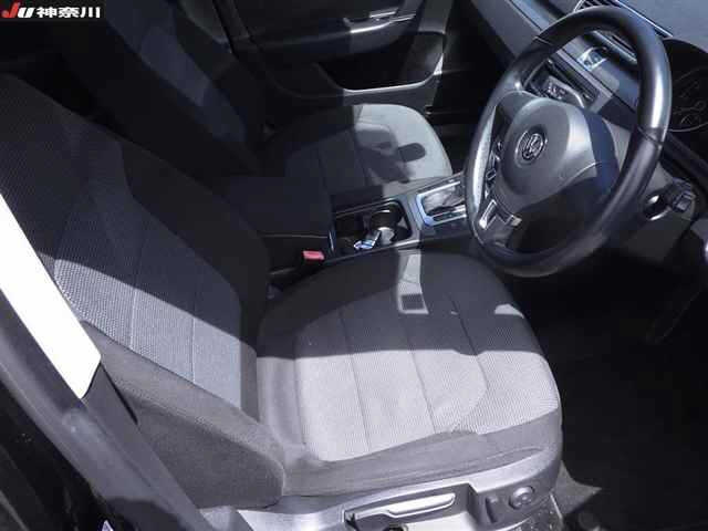 VOLKSWAGEN PASSAT VARIANT 2013