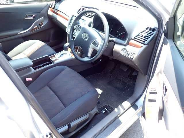 TOYOTA PREMIO 2016