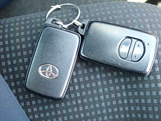 TOYOTA VITZ 2019