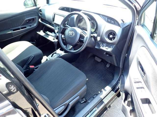 TOYOTA VITZ 2019