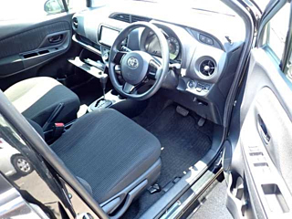 TOYOTA VITZ 2019