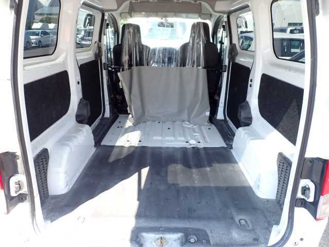 NISSAN NV200 2019