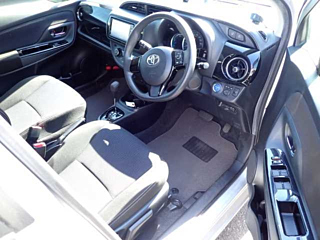 TOYOTA VITZ 2018